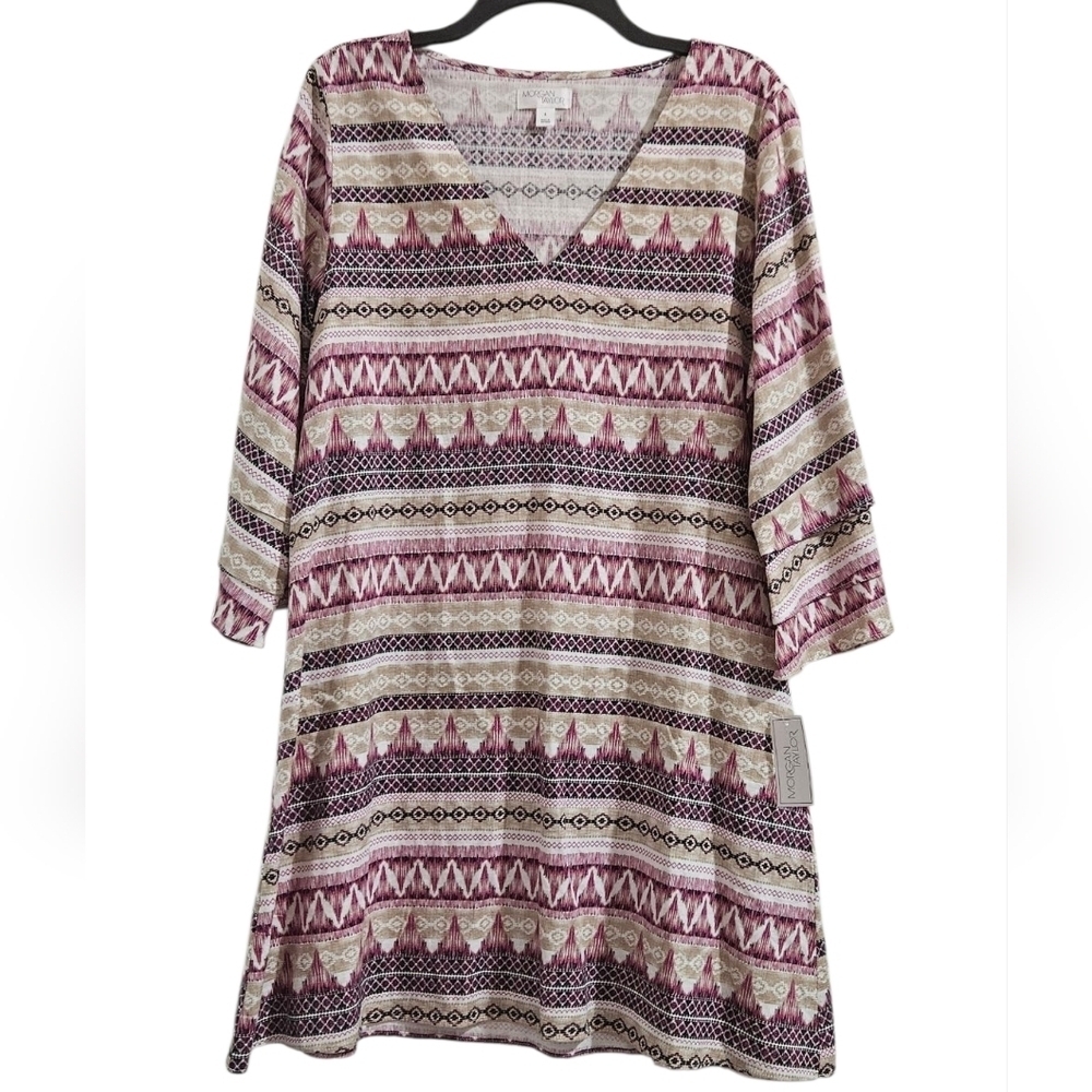 Morgan Taylor loose-fitting dress with a V-neckline and three-quarter sleeves.